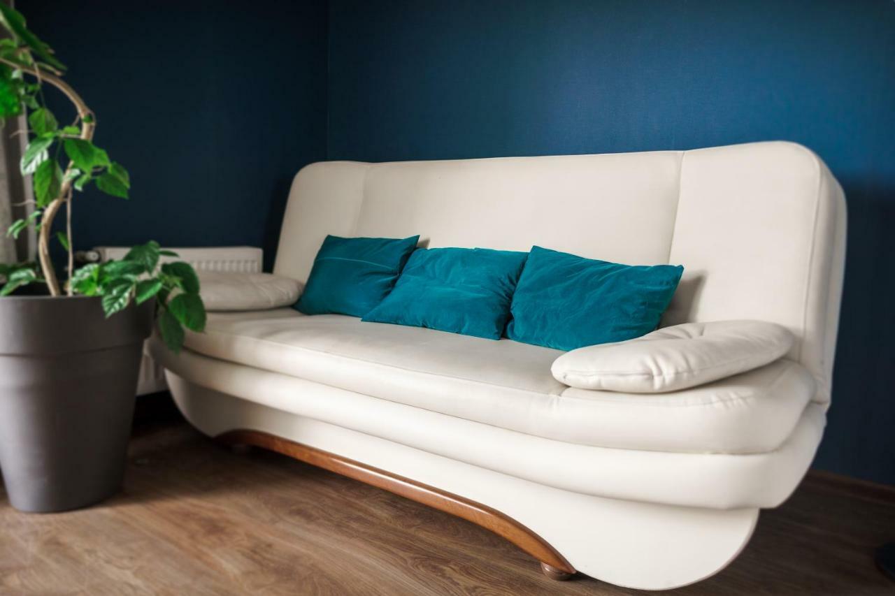 Stylish Apartment With A Balcony Overlooking The Park Одеса Екстериор снимка
