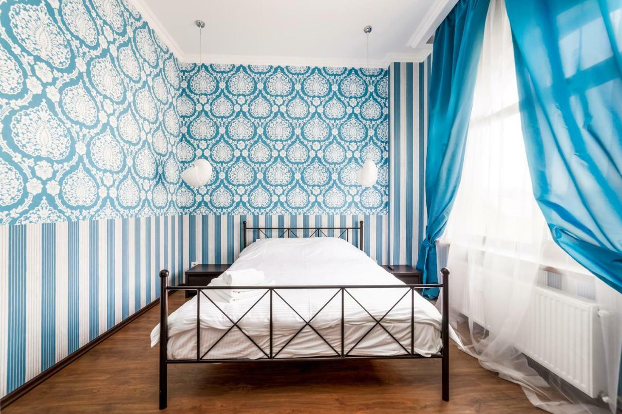 Stylish Apartment With A Balcony Overlooking The Park Одеса Екстериор снимка